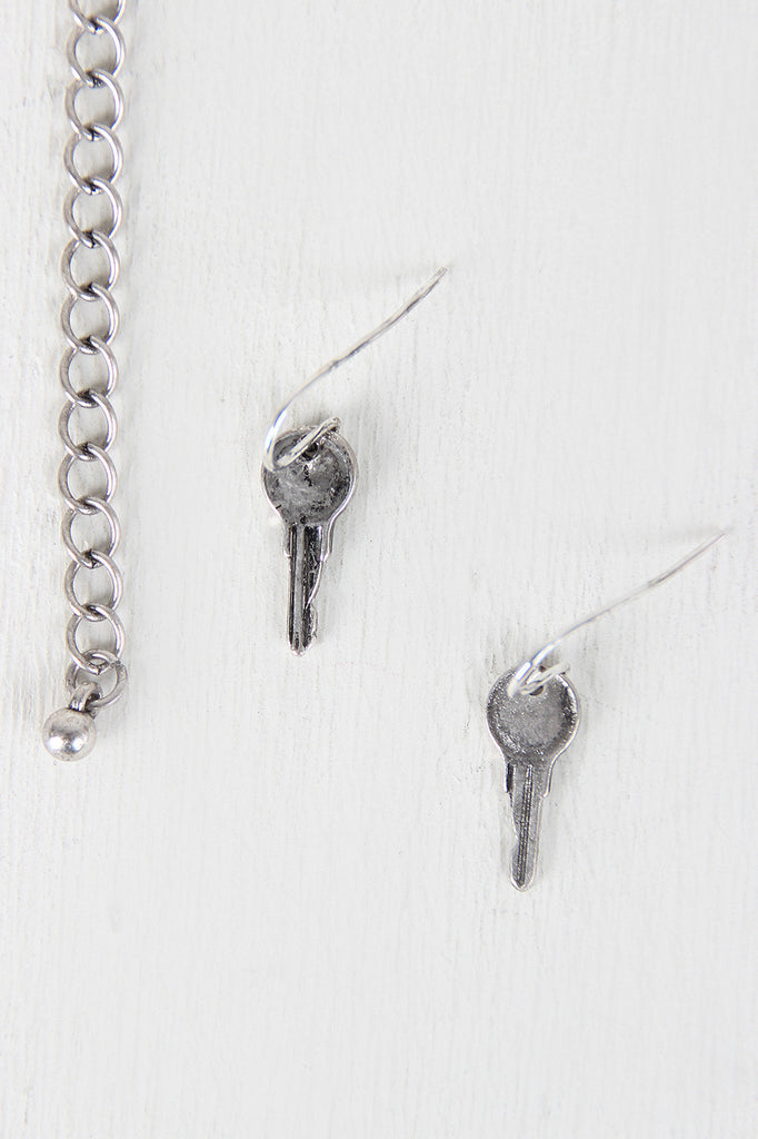 Brave Key Pendant Necklace Set